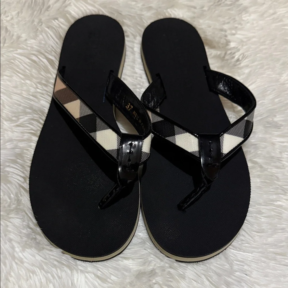Burberry
Leather flip flops - Picture 1 of 8